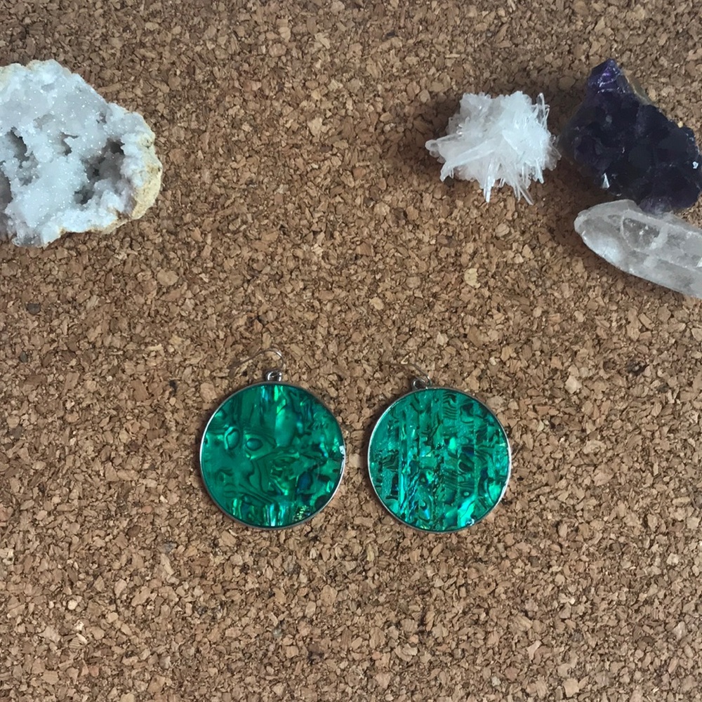 Round earrings
